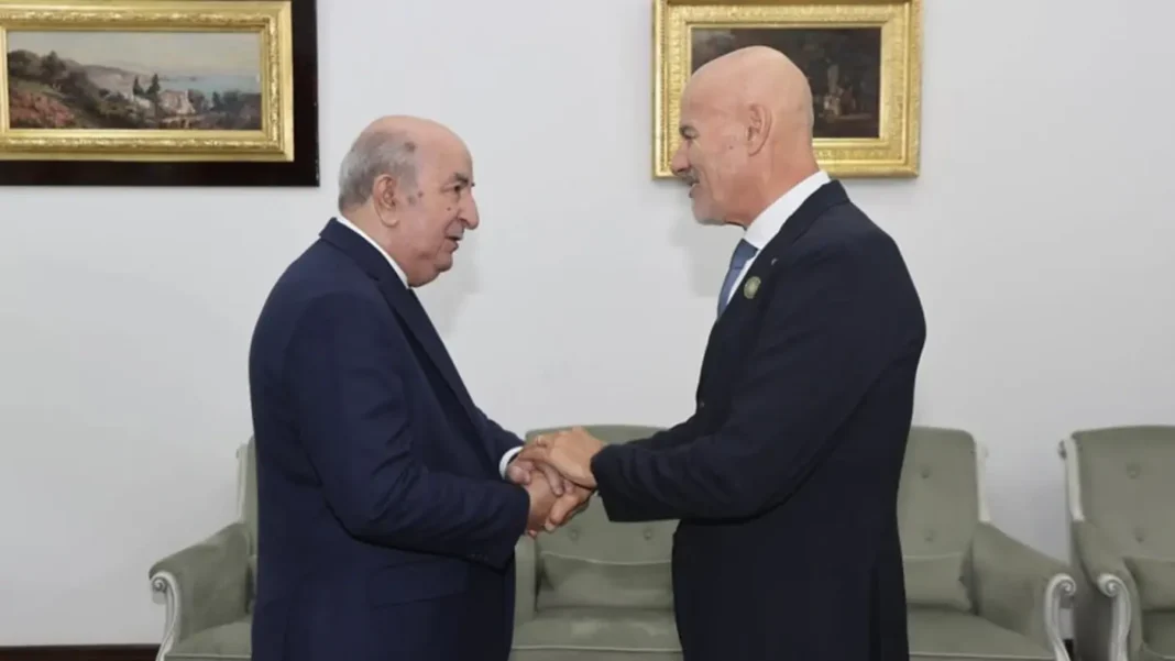 L'italiana Eni e l'algerina Sonatrach hanno firmato un contratto dalla durata trentennale per l'esplorazione e lo sviluppo di idrocarburi nell'area di Zemoul El Kbar, nell'onshore algerino.