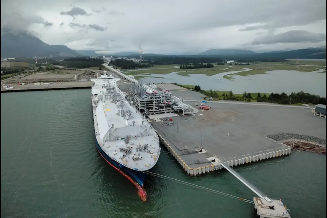  Shell Canada Energy, affiliata della Conchiglia, ha annunciato che il primo carico di gas naturale liquefatto è partito dall'impianto LNG Canada
