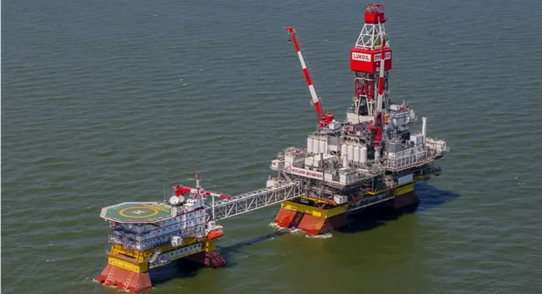 Secondo una fonte interna al Servizio di sicurezza ucraino, Kiev avrebbe colpito con un raid di droni la piattaforma petrolifera russa Vladimir Filanovsky, situata nel Mar Caspio, interrompendo l'estrazione di petrolio e gas da oltre venti pozzi.