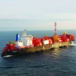 Snam acquisisce il pieno controllo di Offshore LNG Toscana SpA Snam ha firmato un accordo con Igneo Infrastructure Partners per l’acquisizione della quota del 48,2% da essa detenuta in Offshore LNG Toscana SpA (OLT), la società che gestisce la FSRU Toscana, situata a circa 22 km al largo di Livorno