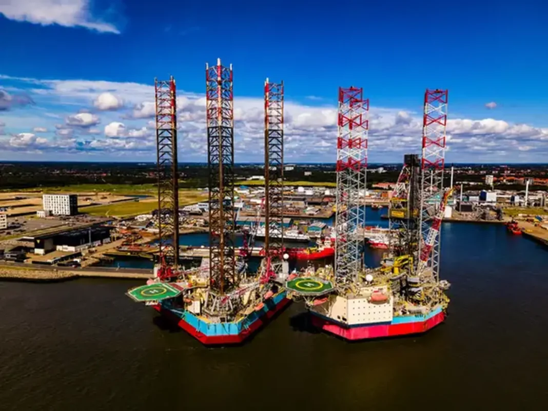 Eni ha concluso un'operazione di compravendita per una partecipazione del 32%  in tre blocchi upstream, nel bacino non convenzionale di Vaca Muerta, in Argentina, facente parte del progetto Argentina LNG.