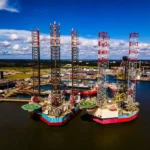 Eni entra a far parte del progetto Argentina LNG Eni ha concluso un'operazione di compravendita per una partecipazione del 32% in tre blocchi upstream, nel bacino non convenzionale di Vaca Muerta, in Argentina, facente parte del progetto Argentina LNG.